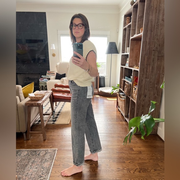 NWT Pistola Super High Rise Straight Leg Cassie in Color Whittier Gray Size 28 - Picture 2 of 3